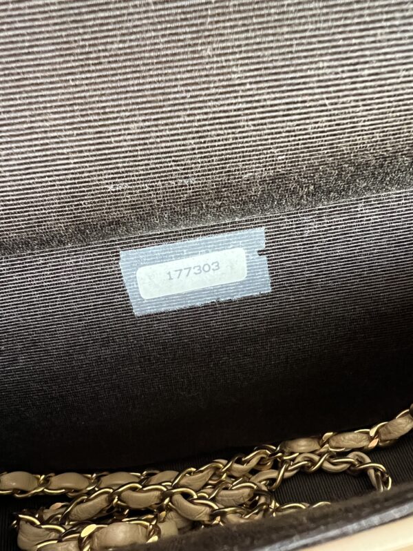 CHANEL Halfmoon Bag Nude 24k GHW 1991 - Obrázek 7