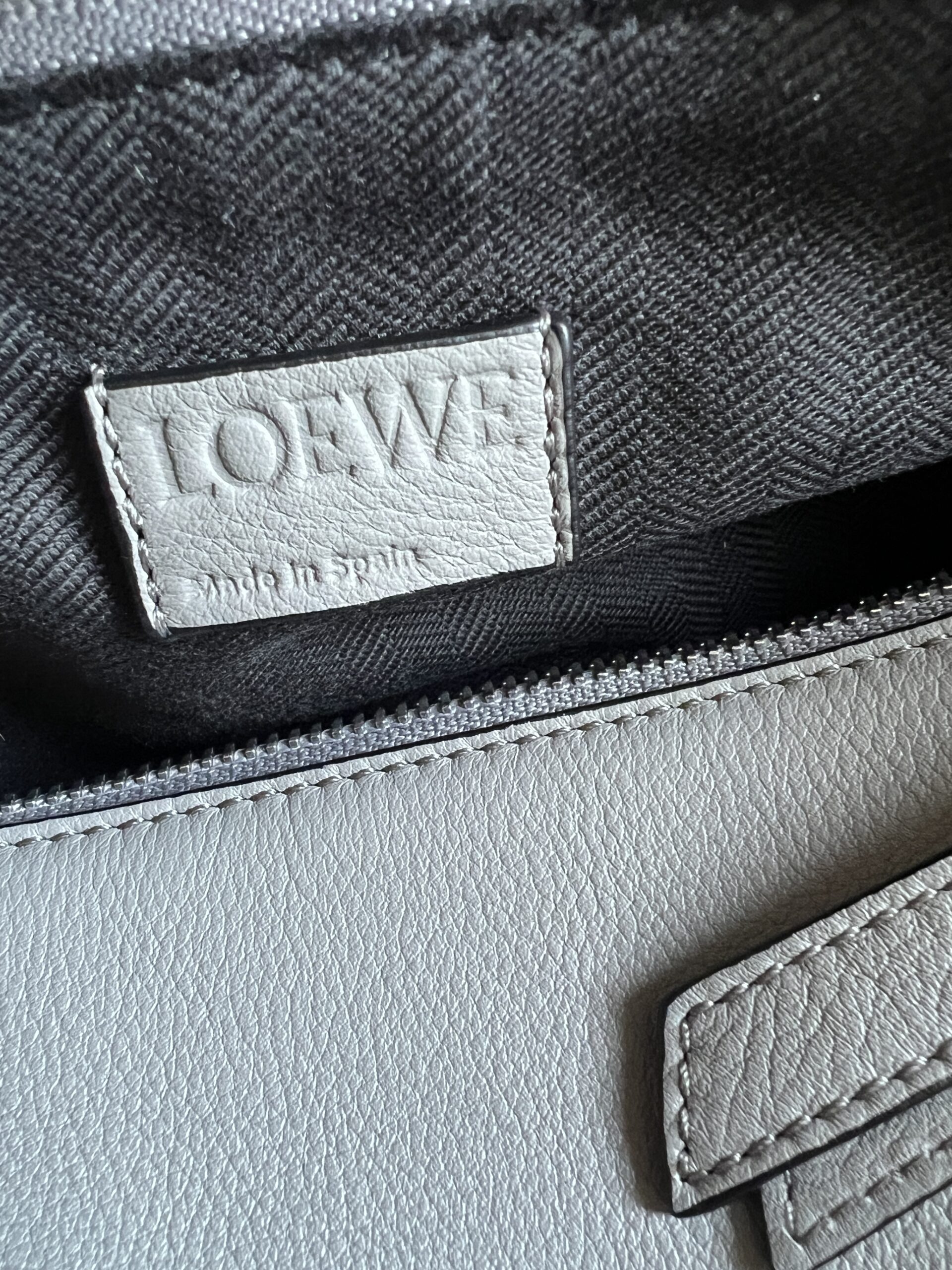 LOEWE Puzzle Bag Large Asphalt - Obrázek 5