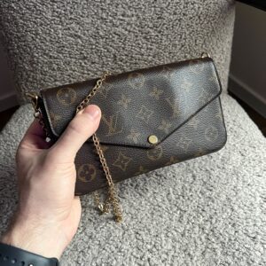 LOUIS VUITTON Pochette Félicie Monogram 2021