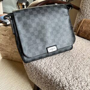 LOUIS VUITTON Messenger District PM Damier Graphite