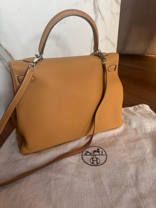 HERMÈS Kelly Bag 35 PHW Clemence Natural Sable - Obrázek 2