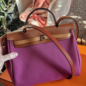 HERMÈS Herbag 31 Magnolia Fauve, ročník 2024