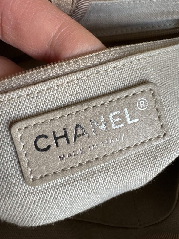 CHANEL Deauville Tote New Model - Image 6