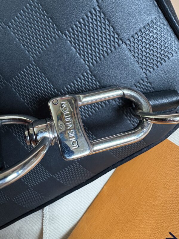 LOUIS VUITTON Sling Bag Damier Infini 2023 - Image 3