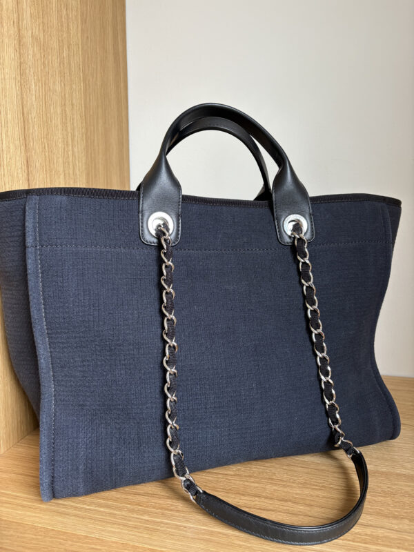 CHANEL Deauville Tote Bag Dark Blue 2022 - Obrázek 5
