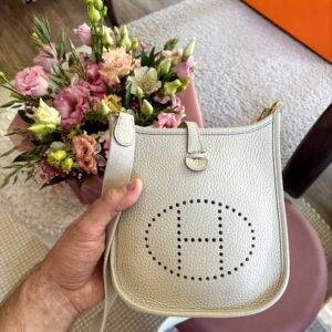 HERMÈS Evelyne 16 Mini Nata Clemence Leather Stamp B (2023) GHW