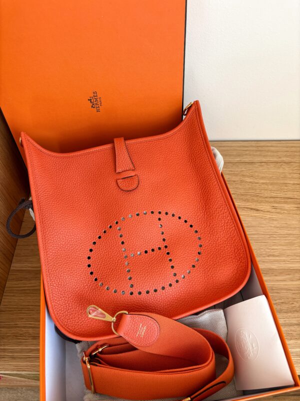 HERMÈS Evelyne 29 Clemence Leather Orange H 2022
