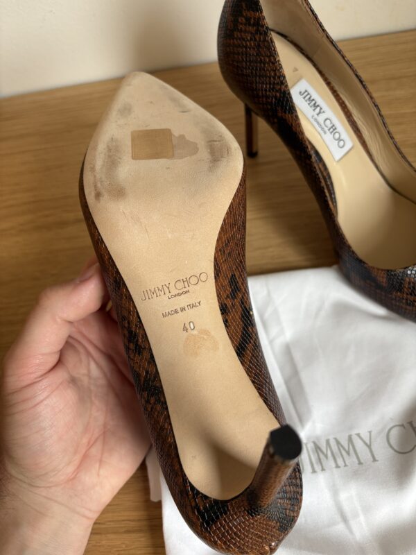 JIMMY CHOO lodičky s hadím motivem - Obrázek 3