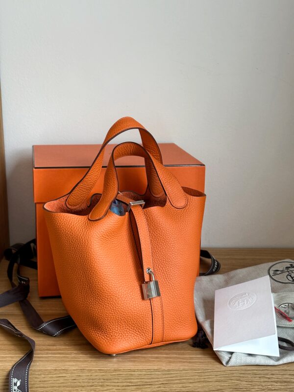 HERMÈS Picotin 18 Clemence Leather Orange H PHW