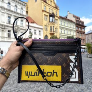 LOUIS VUITTON Flat Messenger Virgil Abloh 2019