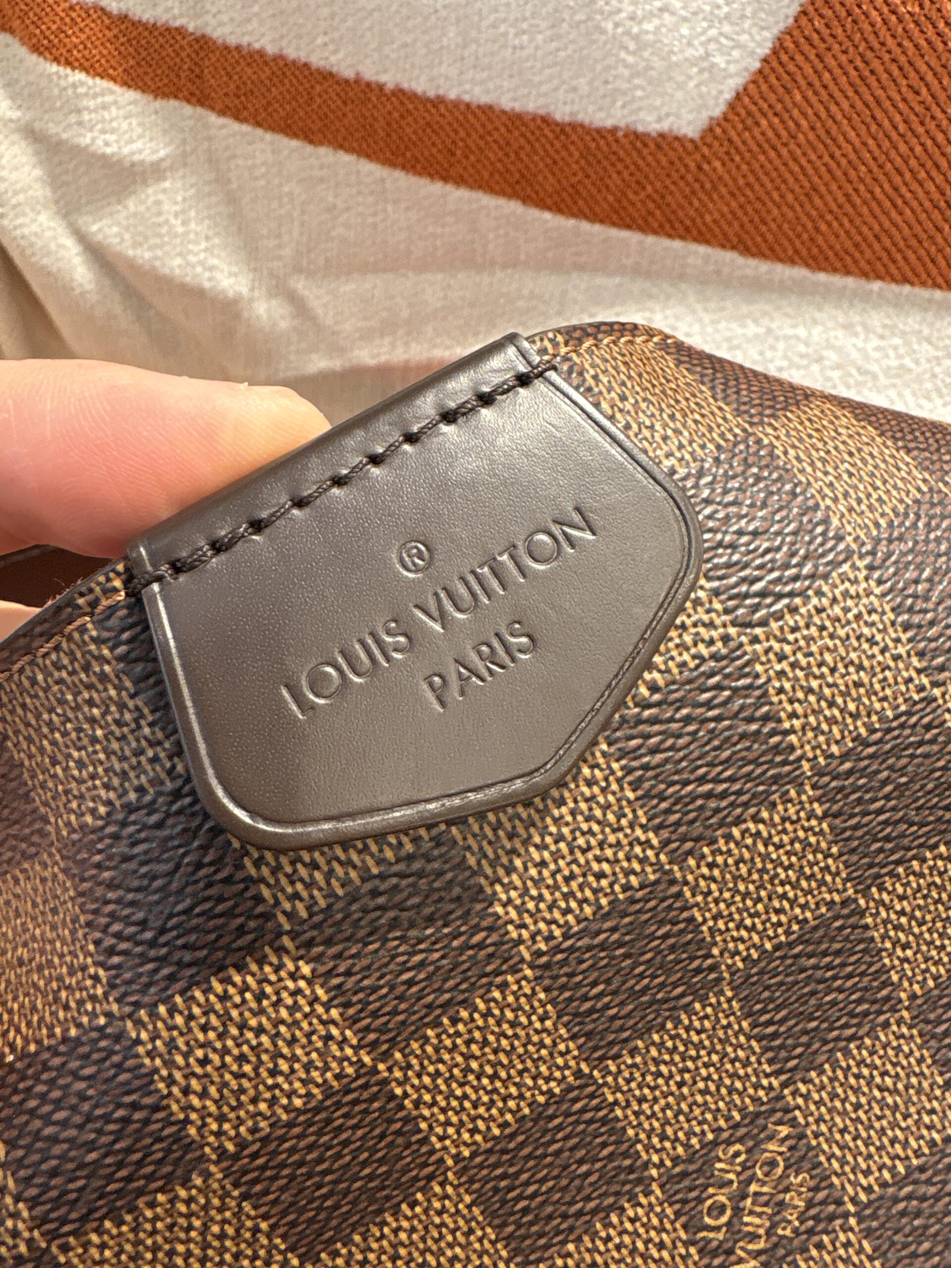 LOUIS VUITTON Graceful MM Damier Ebene 2021 - Obrázek 5