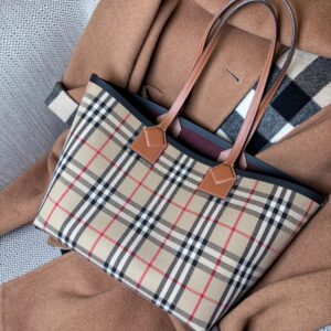 BURBERRY Tote Bag with Pochette