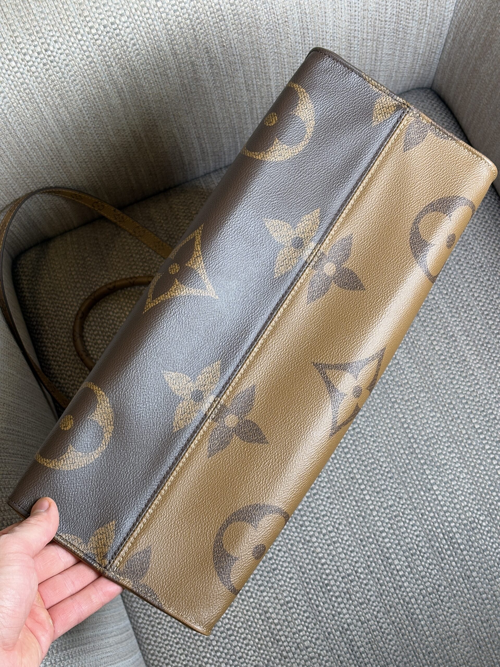 LOUIS VUITTON Onthego GM 2019 - Obrázek 3