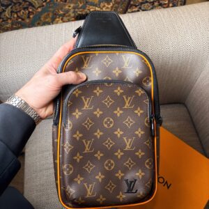 LOUIS VUITTON Avenue Sling Bag LE