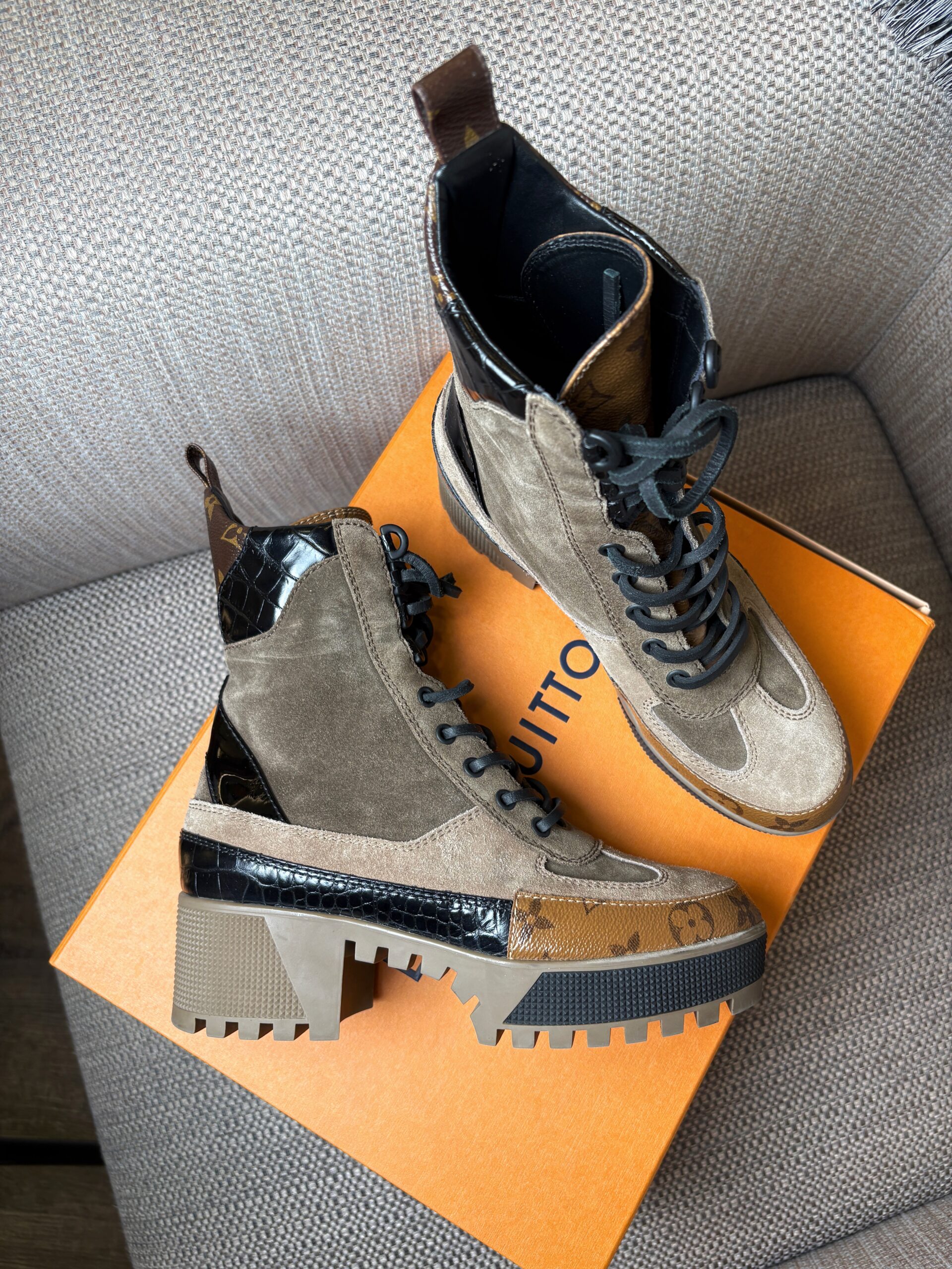 LOUIS VUITTON Laureate Boots Monogram/Suede Leather/Croco vel.37