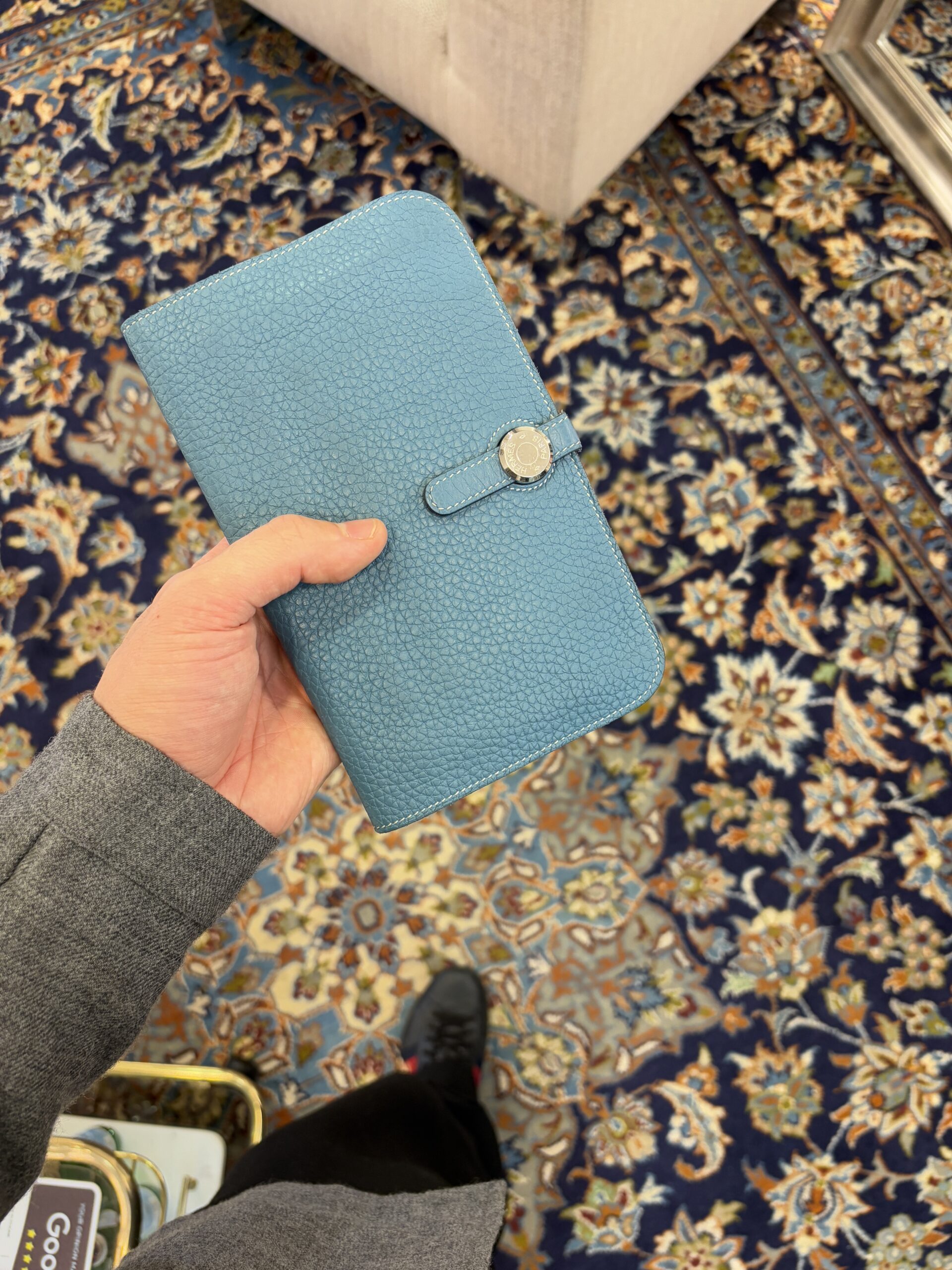 HERMÈS Dogon Wallet Clemence Leather Blue Jean PHW Stamp R - Obrázek 7