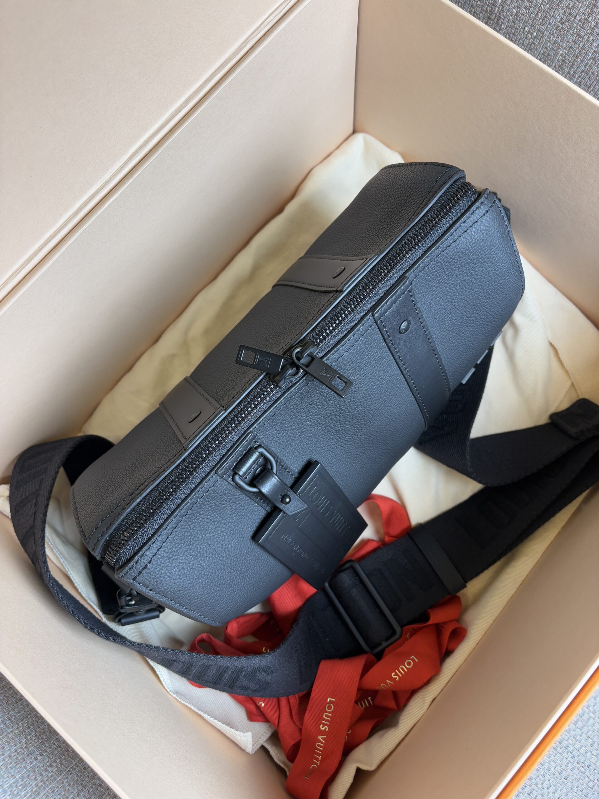 LOUIS VUITTON City Keepall Aerogram - Obrázek 2