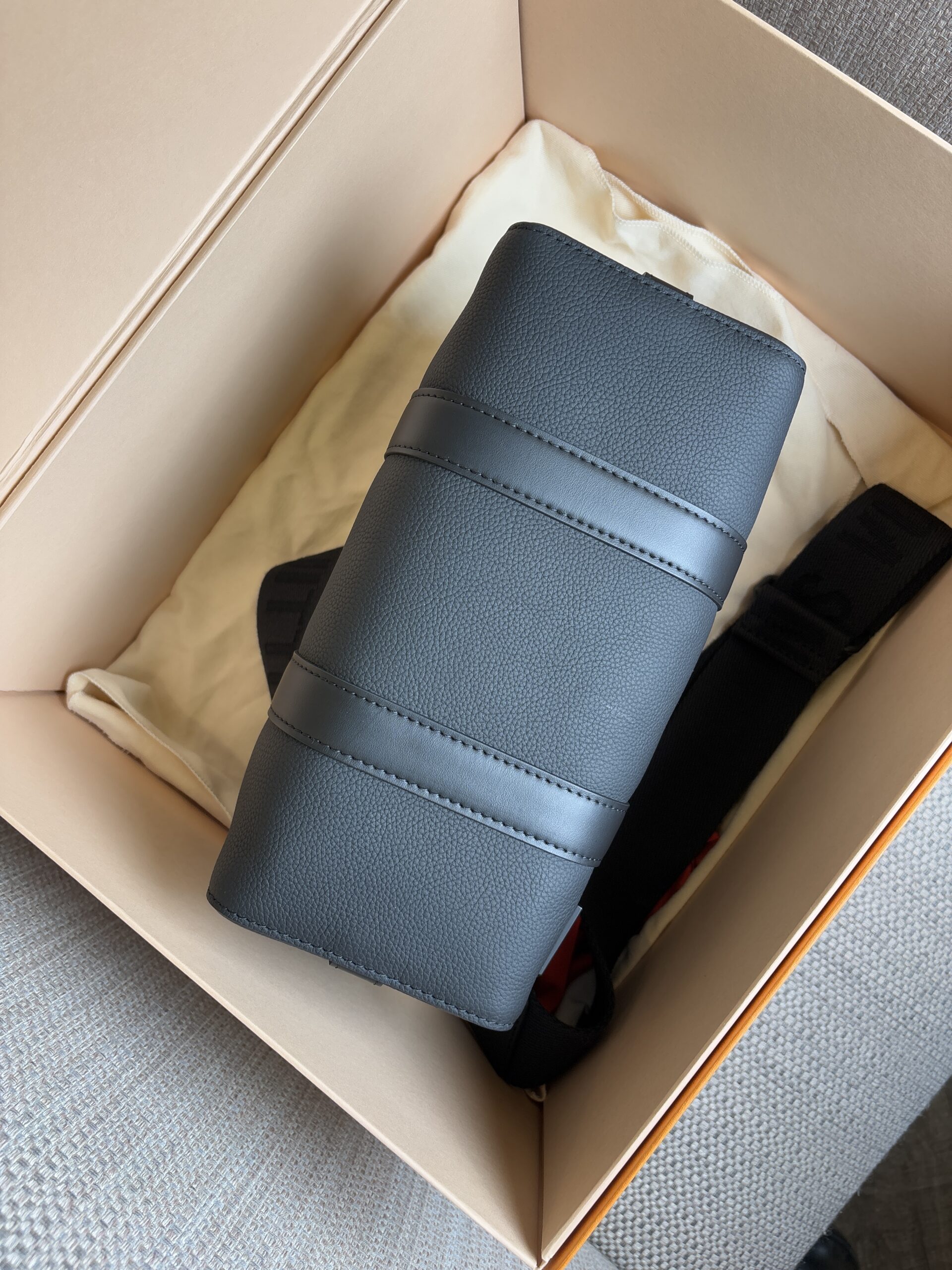 LOUIS VUITTON City Keepall Aerogram - Obrázek 3