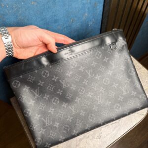 LOUIS VUITTON Discovery Pochette 2019