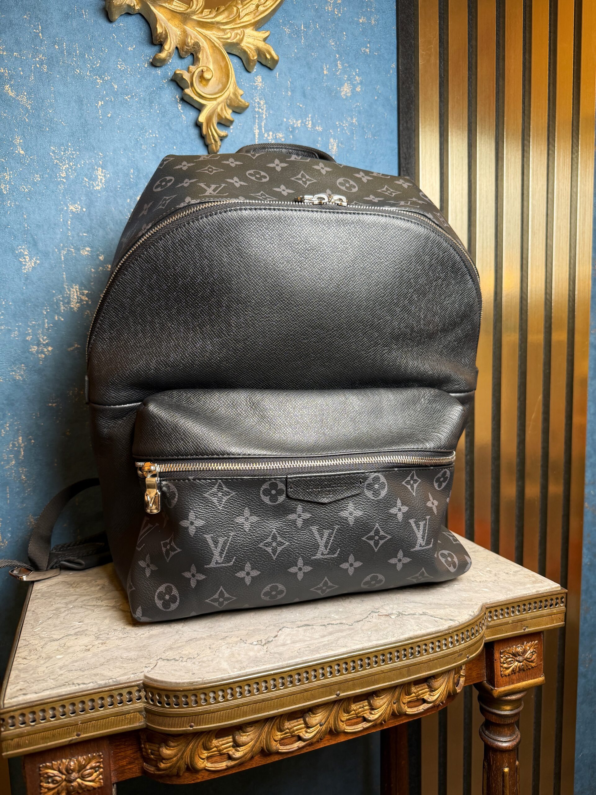 LOUIS VUITTON Discovery Backpack Taiga/Monogram Eclipse 2022