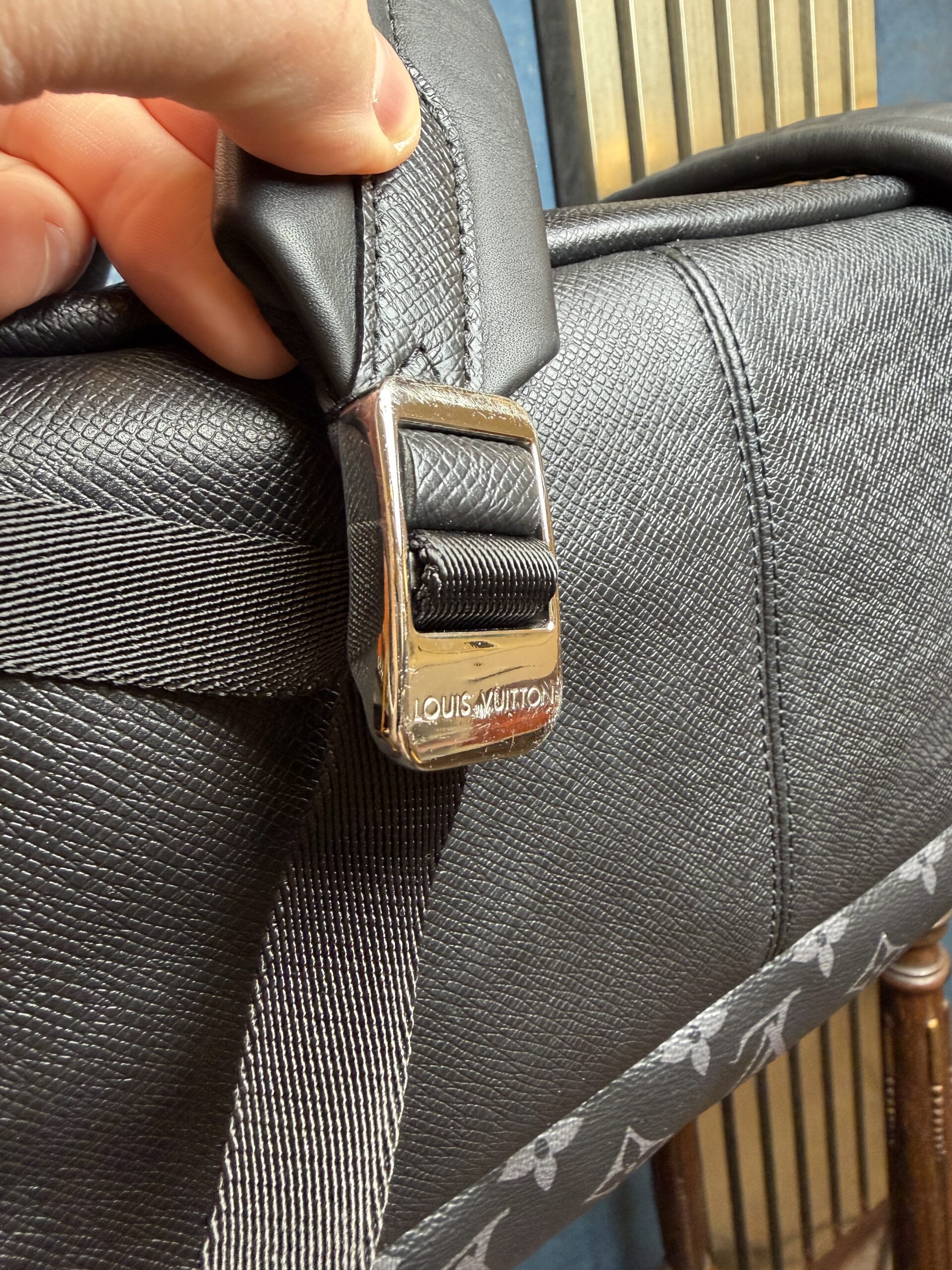 LOUIS VUITTON Discovery Backpack Taiga/Monogram Eclipse 2022 - Obrázek 4