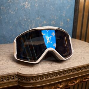 LOUIS VUITTON Gradient Snow Mask