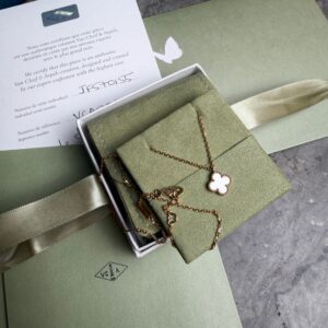 VAN CLEEF&ARPELS Sweet Alhambra MOP Pendant