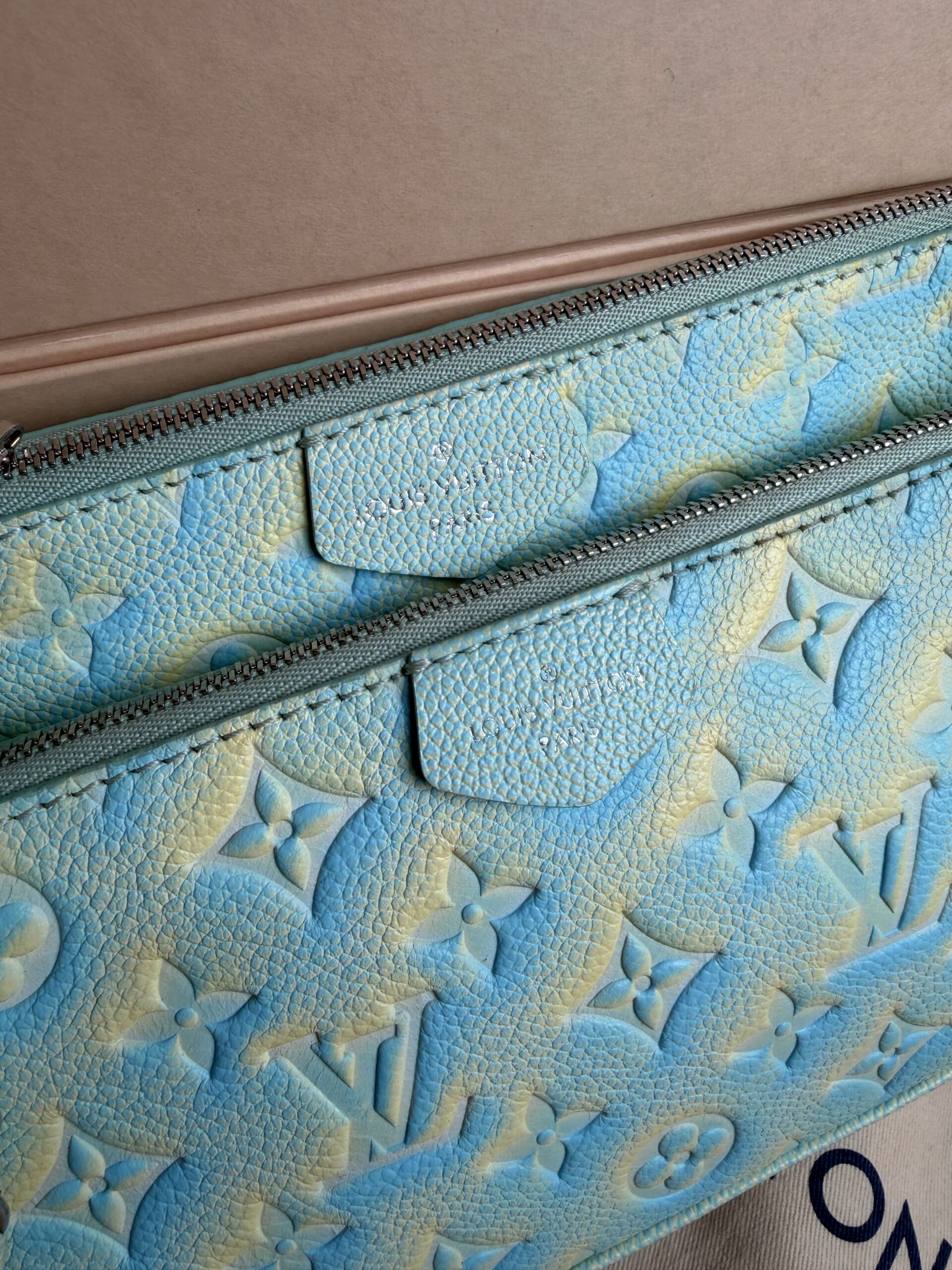 LOUIS VUITTON Multi Pochette Summer Stardust - Obrázek 3