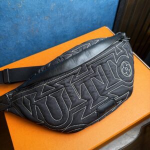 LOUIS VUITTON Snow Discovery PM Bumbag